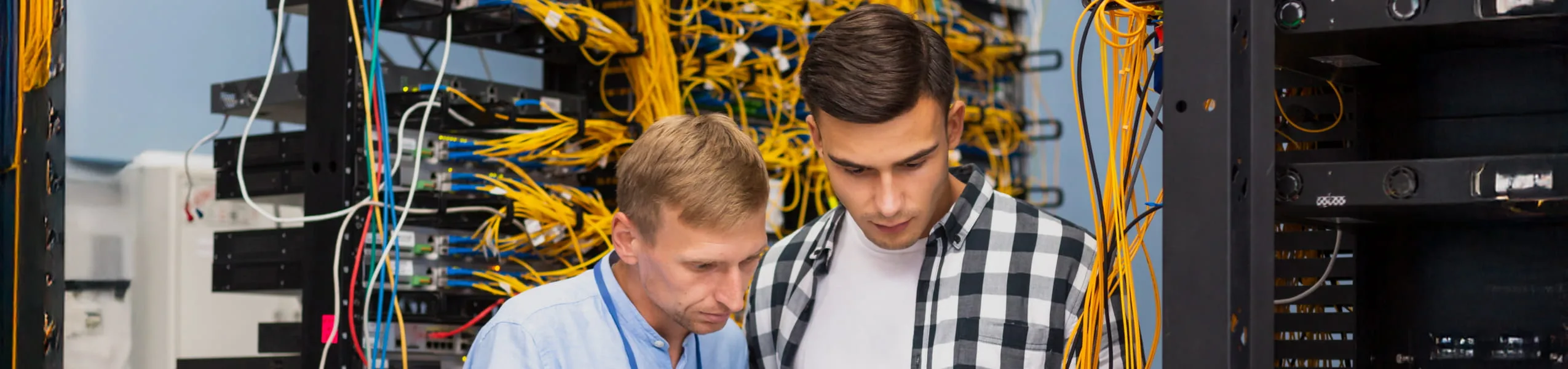 Providing experienced technicians for on-site ICT industry requirements